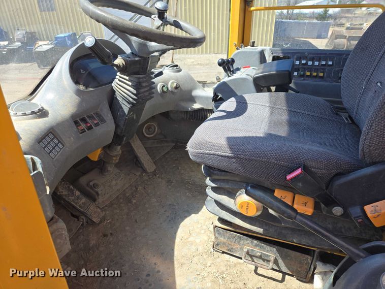 image for item EV5849 2000 Volvo L90D wheel loader