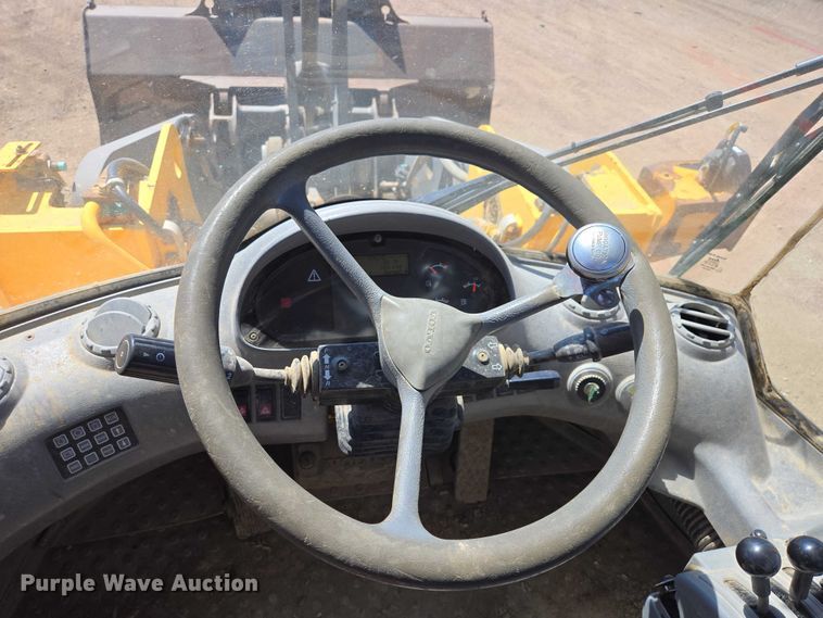 image for item EV5849 2000 Volvo L90D wheel loader