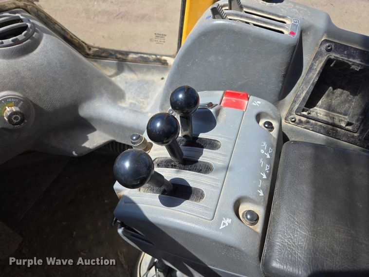 image for item EV5849 2000 Volvo L90D wheel loader
