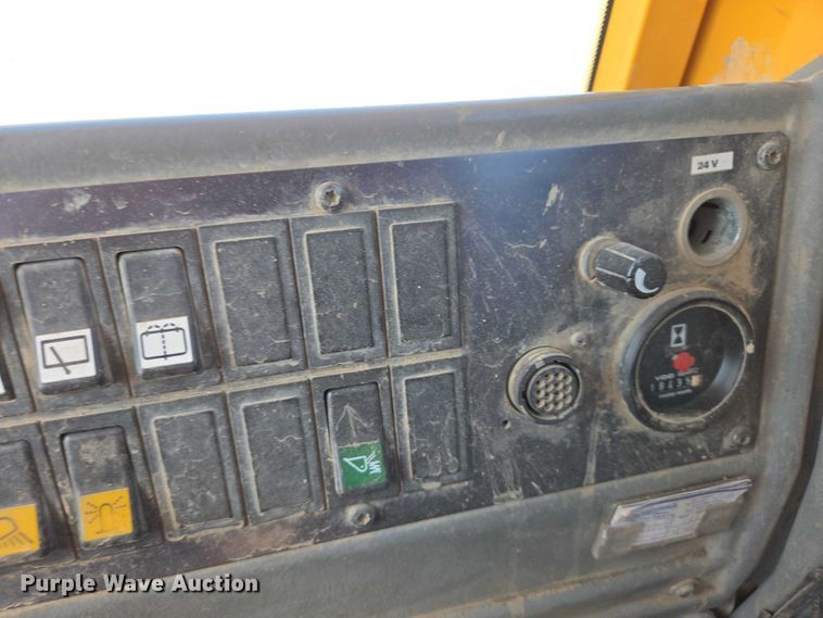 image for item EV5849 2000 Volvo L90D wheel loader