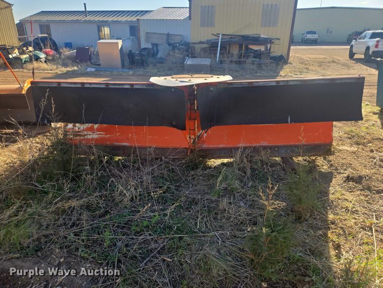image for item EV5851 Henke plow