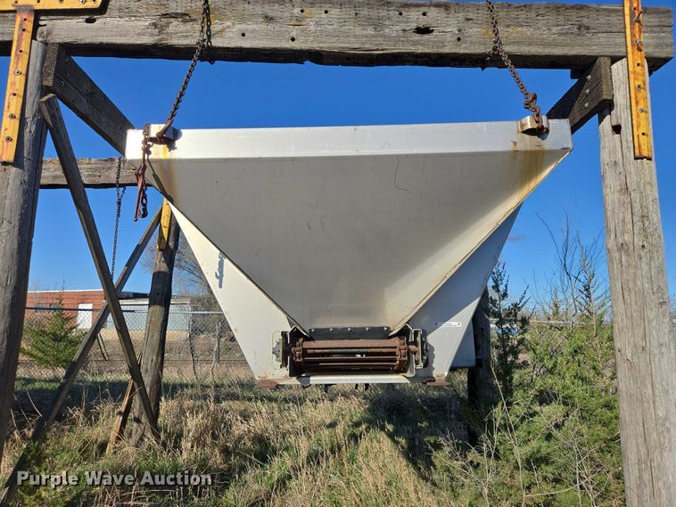 image for item EV5853 Henderson spreader