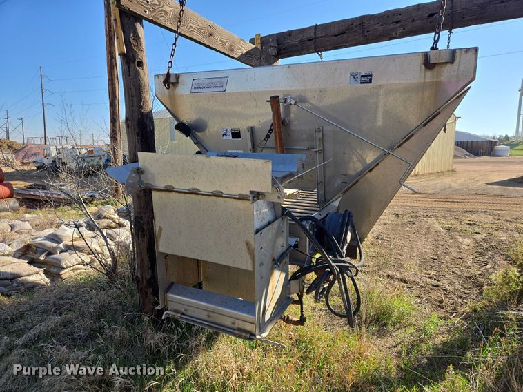 image for item EV5853 Henderson spreader