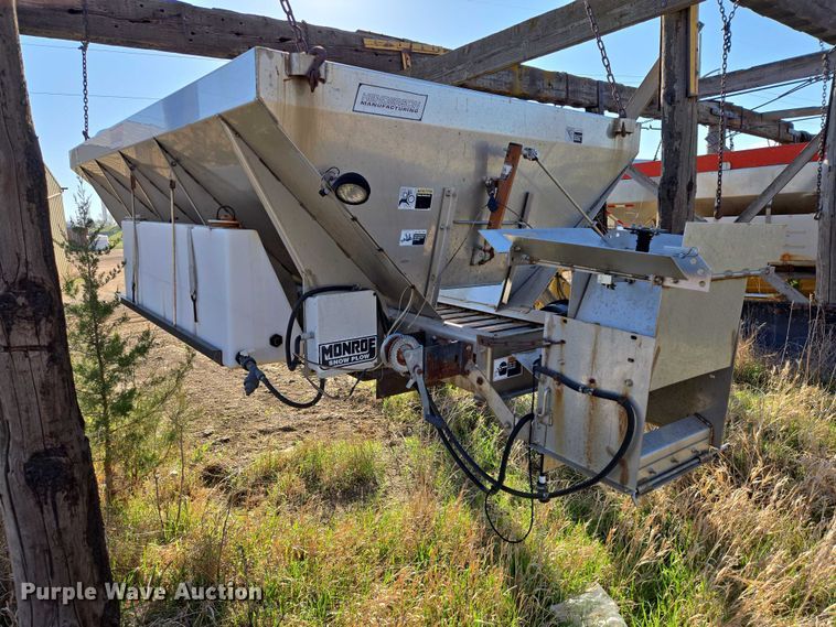 image for item EV5853 Henderson spreader