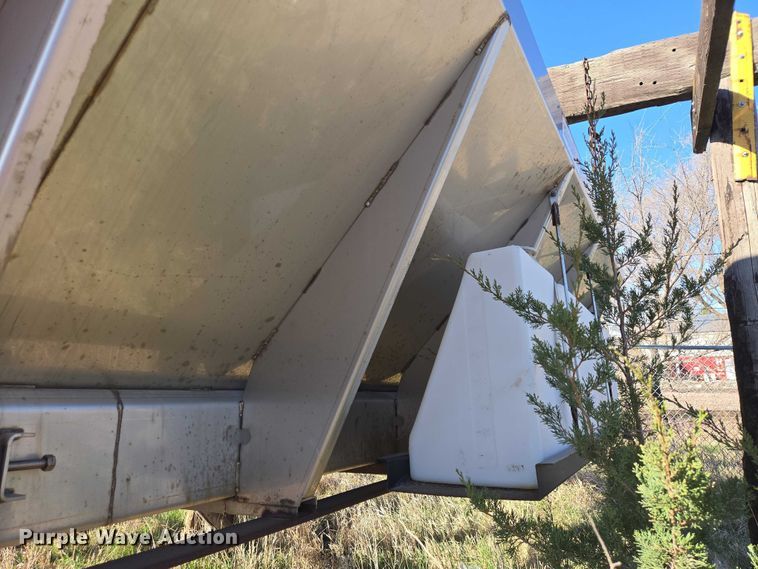 image for item EV5853 Henderson spreader
