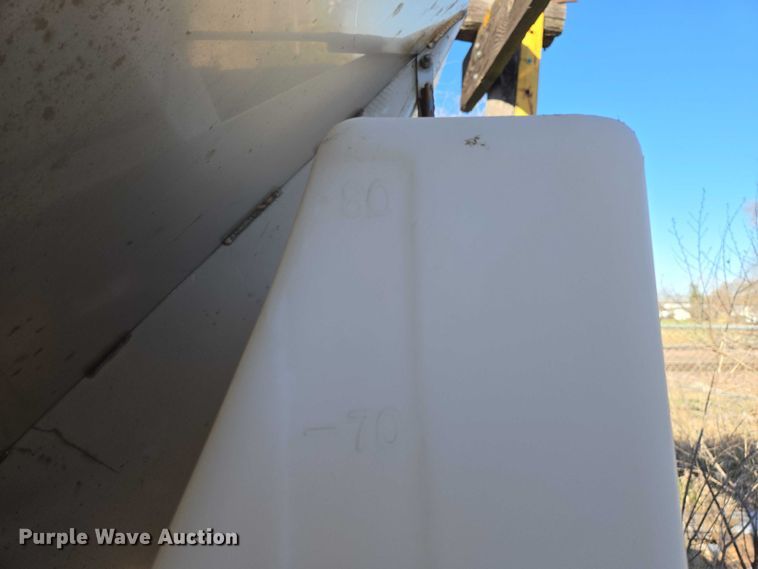 image for item EV5853 Henderson spreader