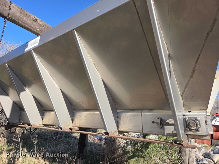 image for item EV5853 Henderson spreader