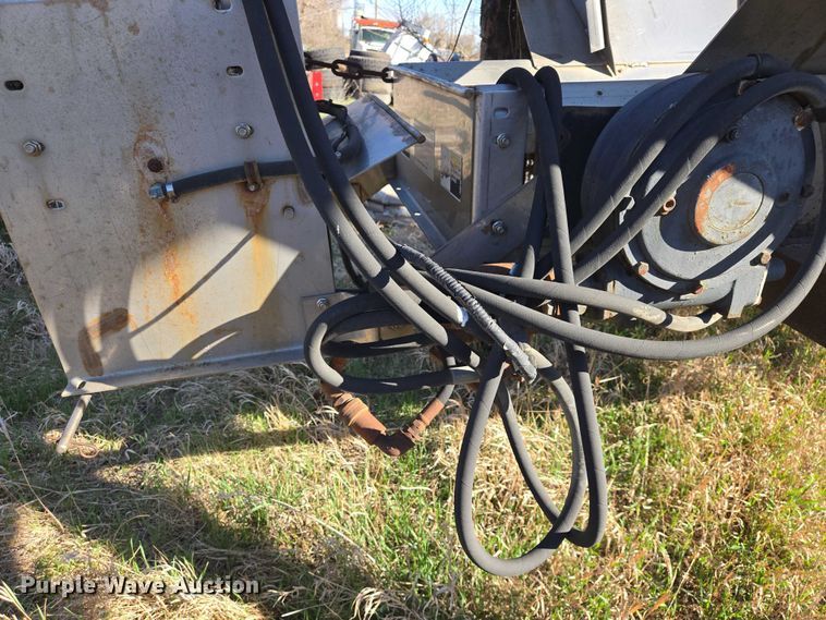 image for item EV5853 Henderson spreader