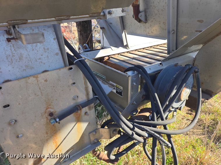 image for item EV5853 Henderson spreader
