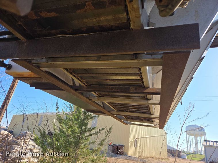 image for item EV5853 Henderson spreader