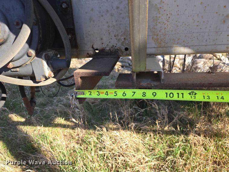 image for item EV5853 Henderson spreader