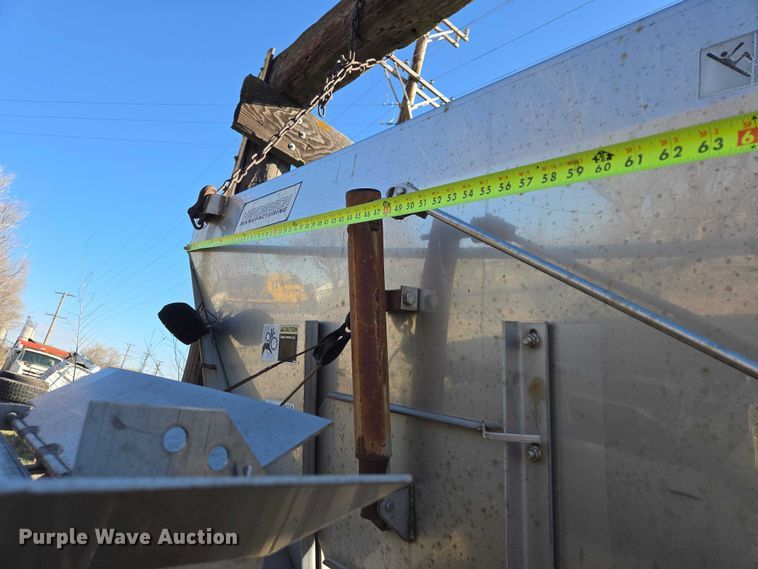 image for item EV5853 Henderson spreader
