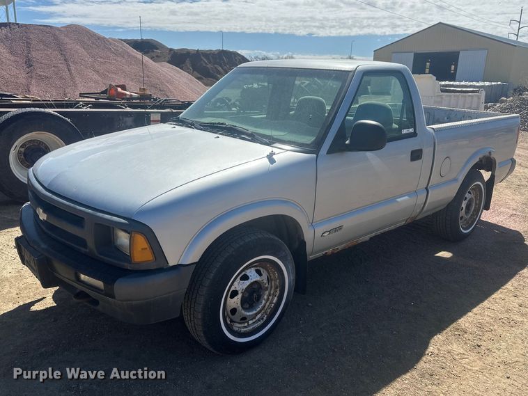 image for item EV5862 1997 Chevrolet S10 pickup truck