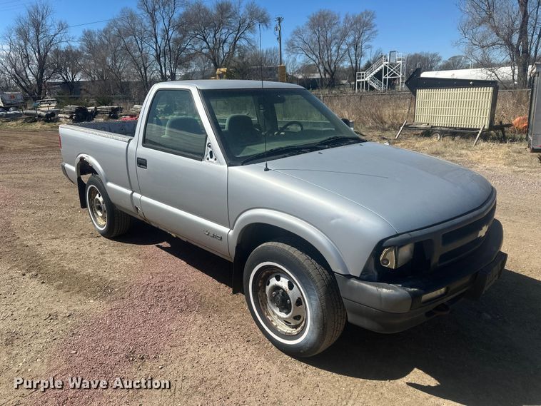 image for item EV5862 1997 Chevrolet S10 pickup truck