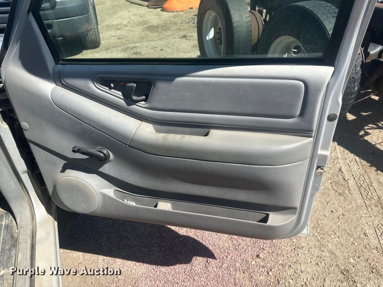 image for item EV5862 1997 Chevrolet S10 pickup truck