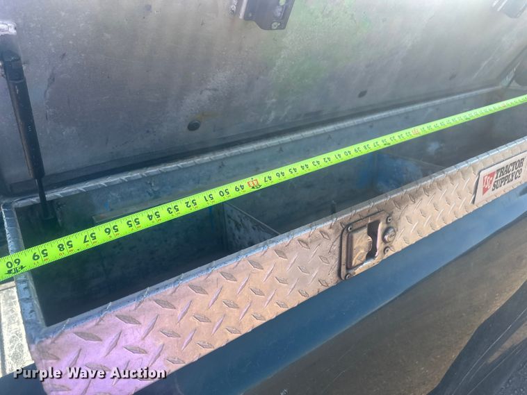 image for item EV5863 2001 Chevrolet Silverado 1500 pickup truck