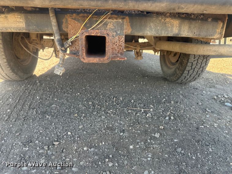 image for item EV5863 2001 Chevrolet Silverado 1500 pickup truck