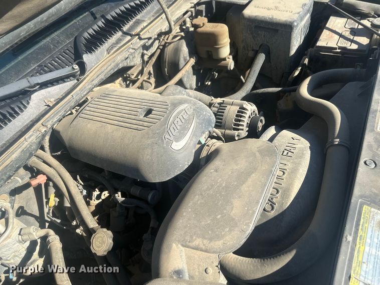 image for item EV5863 2001 Chevrolet Silverado 1500 pickup truck