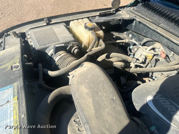 image for item EV5863 2001 Chevrolet Silverado 1500 pickup truck