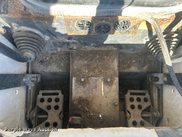 image for item EV5868 1995 Bobcat 753 skid steer loader
