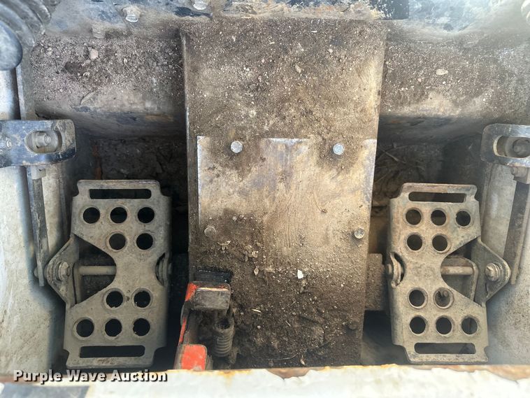 image for item EV5868 1995 Bobcat 753 skid steer loader