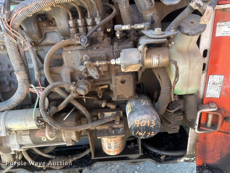 image for item EV5868 1995 Bobcat 753 skid steer loader