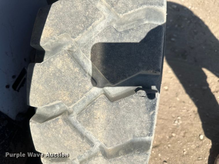 image for item EV5868 1995 Bobcat 753 skid steer loader
