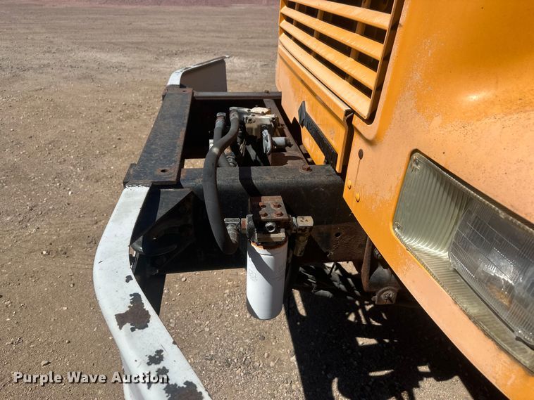 image for item EV5869 1995 International 4700 oil distributor truck