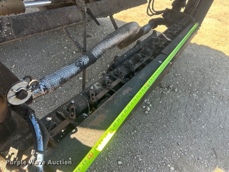 image for item EV5869 1995 International 4700 oil distributor truck