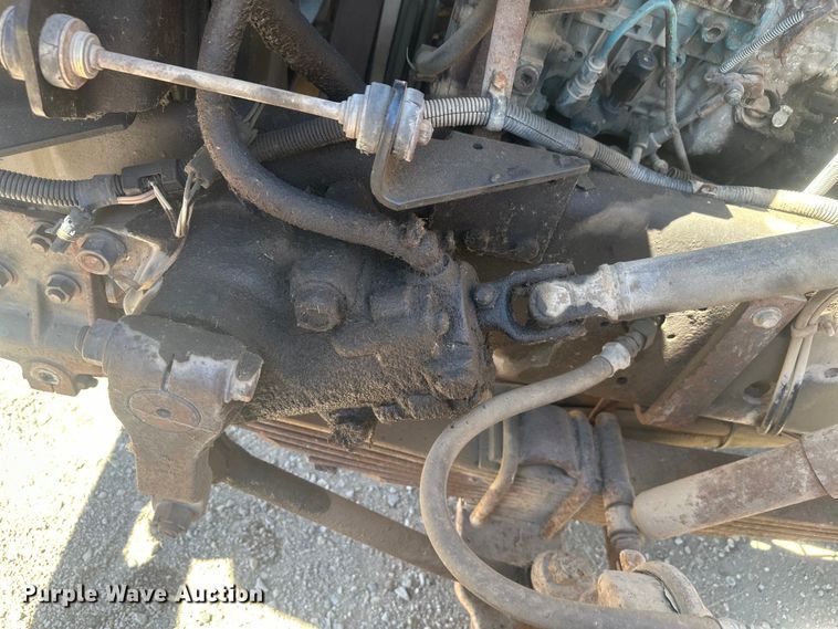 image for item EV5869 1995 International 4700 oil distributor truck