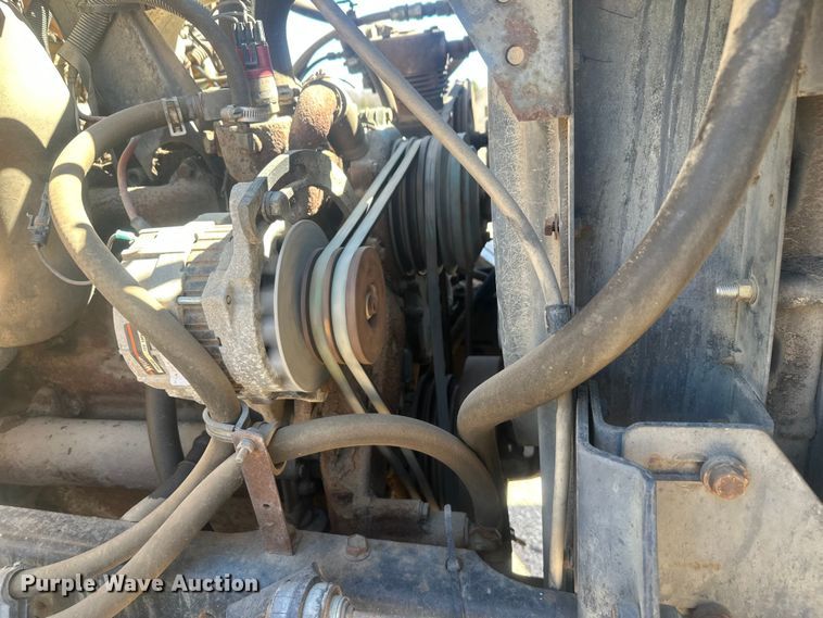 image for item EV5869 1995 International 4700 oil distributor truck