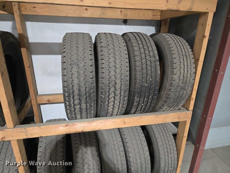 image for item EV5875 Tires