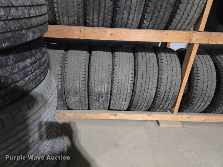 image for item EV5875 Tires