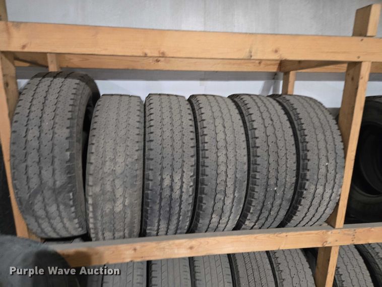 image for item EV5875 Tires