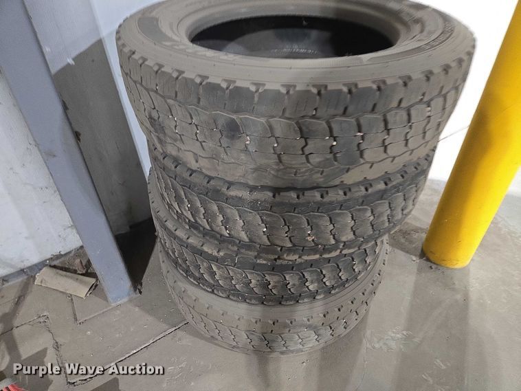 image for item EV5875 Tires