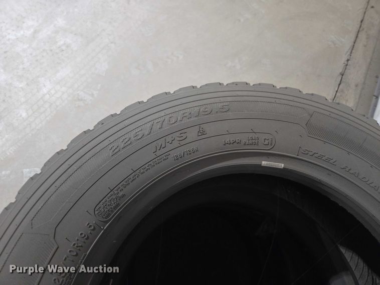 image for item EV5875 Tires