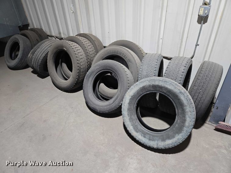 image for item EV5875 Tires