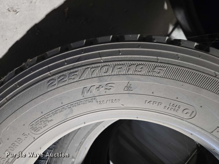 image for item EV5875 Tires
