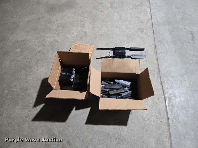 image for item EV5877 Cradlepoint R1900 router