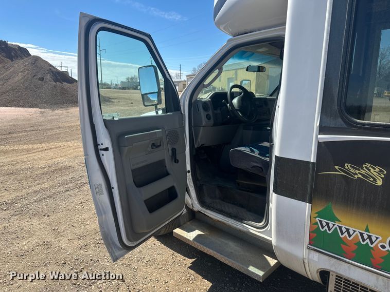 image for item EV5880 2010 Ford E450 