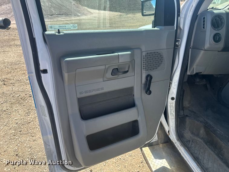 image for item EV5880 2010 Ford E450 