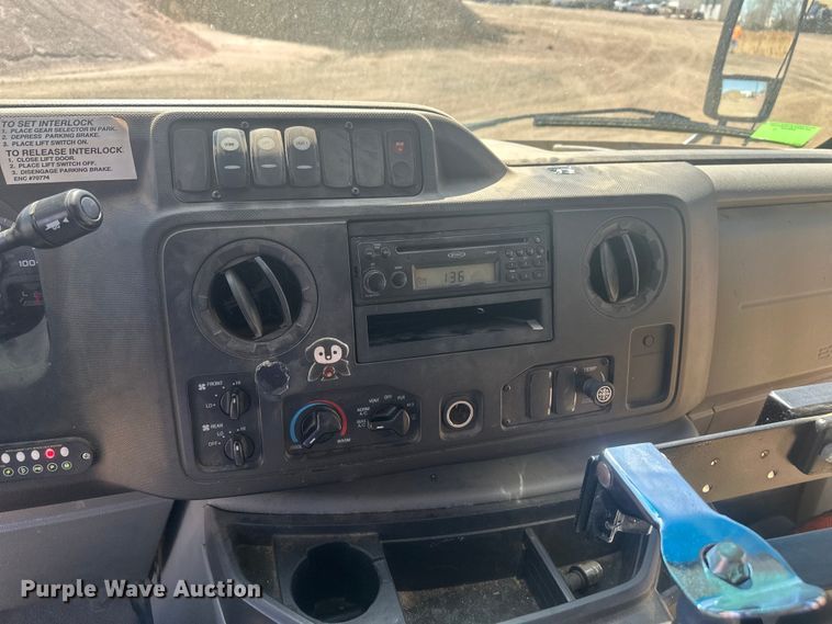 image for item EV5880 2010 Ford E450 