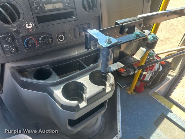 image for item EV5880 2010 Ford E450 