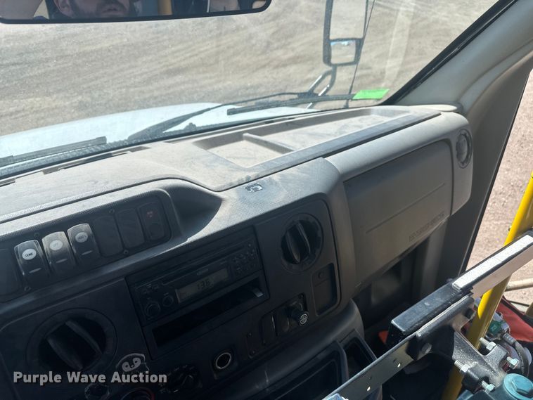 image for item EV5880 2010 Ford E450 