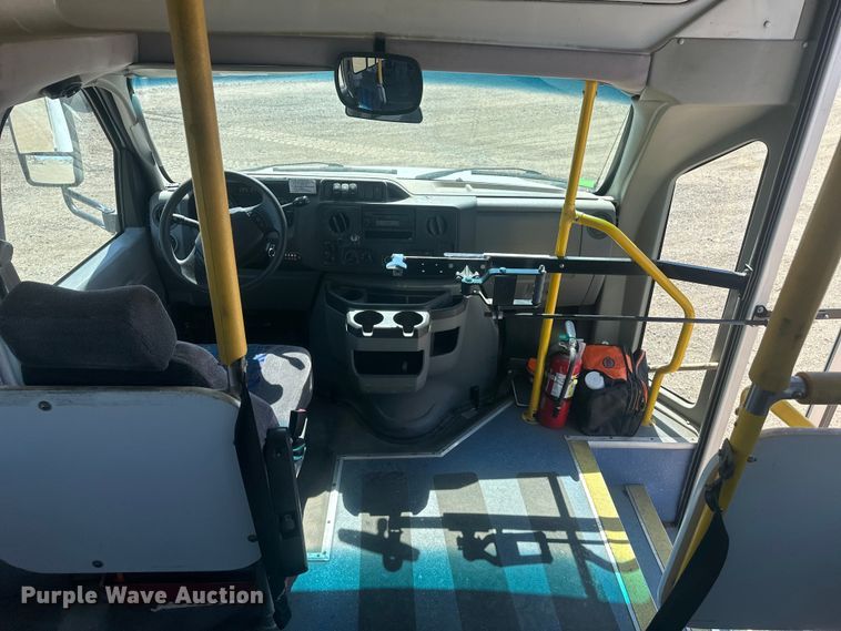 image for item EV5880 2010 Ford E450 