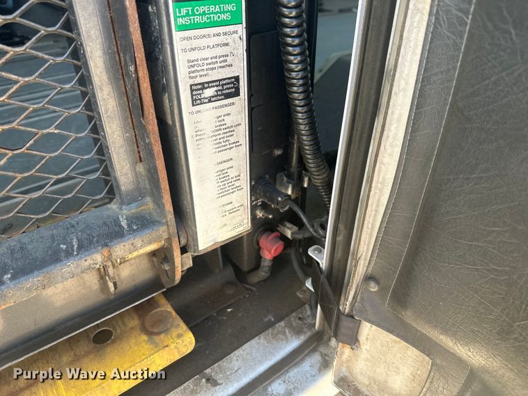 image for item EV5880 2010 Ford E450 