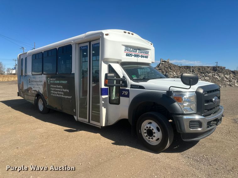 image for item EV5881 2015 Ford F550 shuttle bus