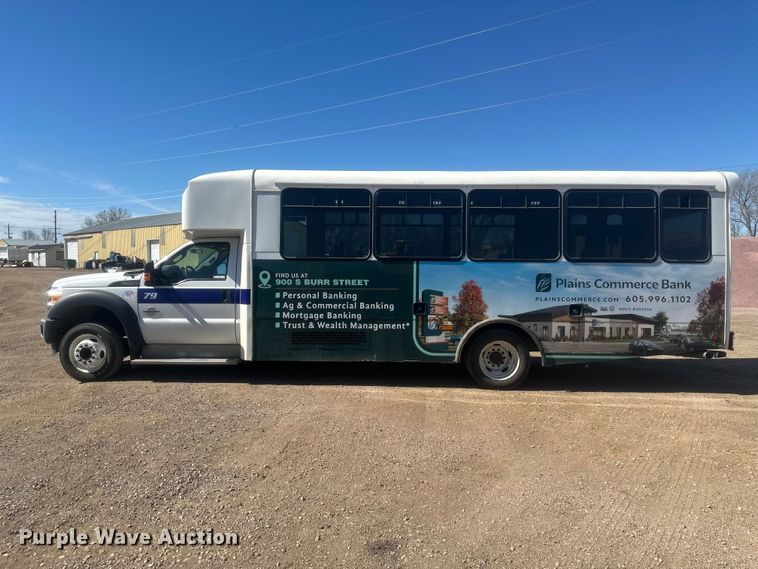 image for item EV5881 2015 Ford F550 shuttle bus