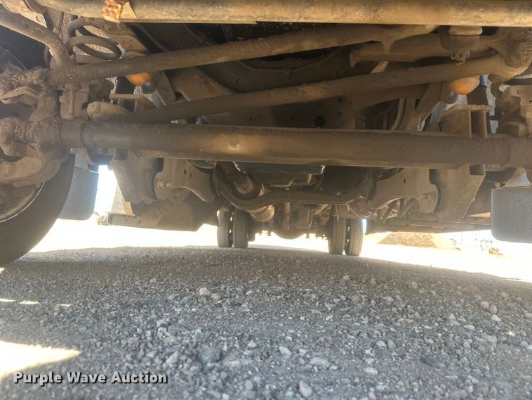 image for item EV5881 2015 Ford F550 shuttle bus