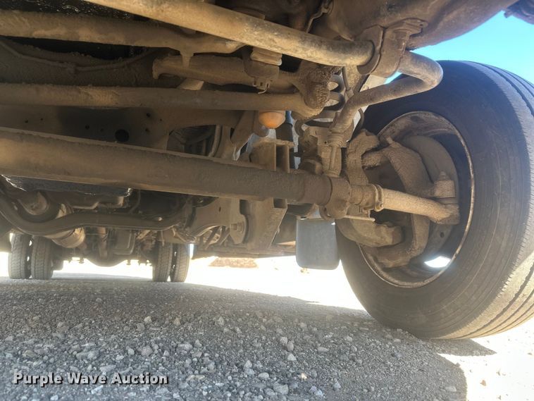 image for item EV5881 2015 Ford F550 shuttle bus